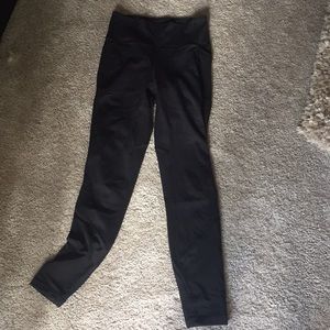 Lululemon pants with side pockets